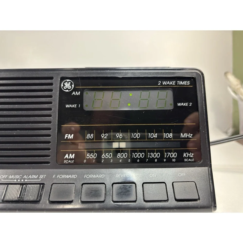 Vintage GE Radio Alarm Clock 7-4648B Black AM FM Radio Dual Alarm Snooze Digital